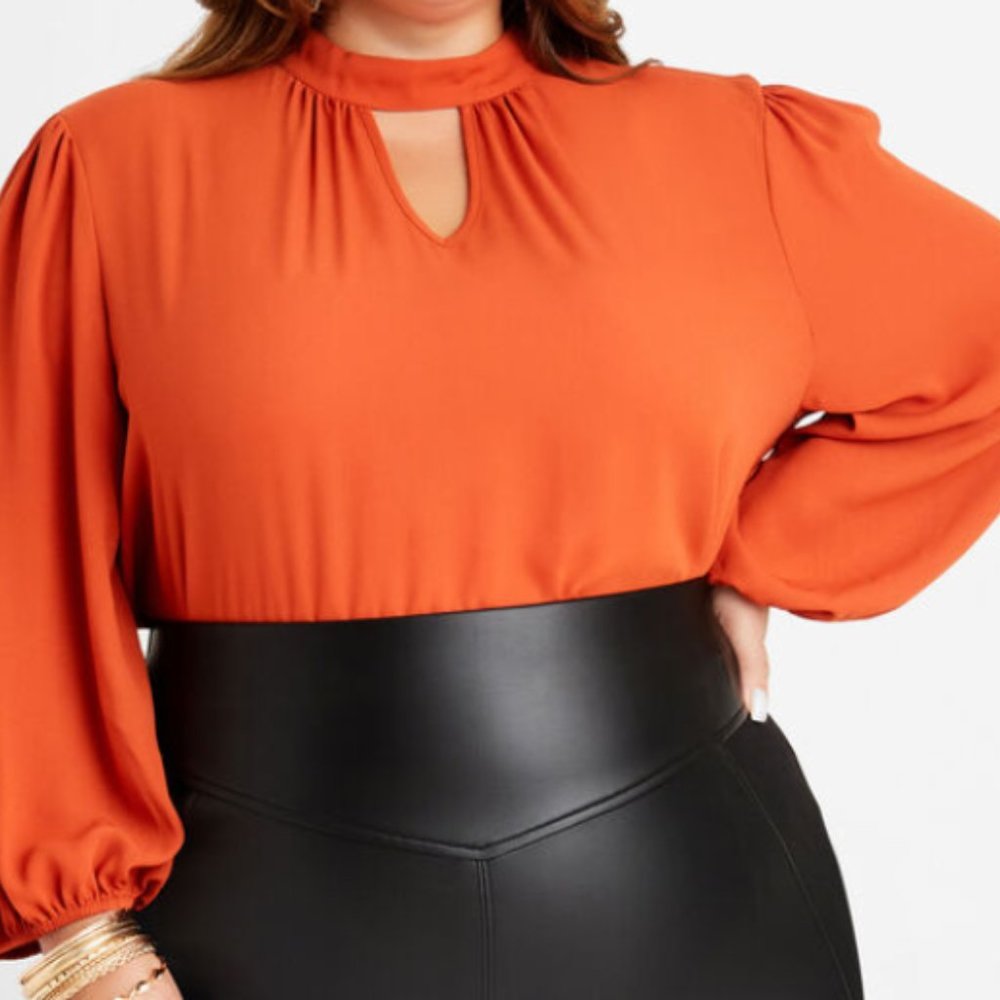 Potters Clay Crepe Keyhole Blouse - 26/28